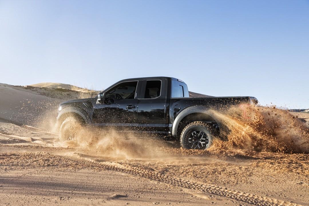 Black_Raptor_Dunes_Action_0184-2500px