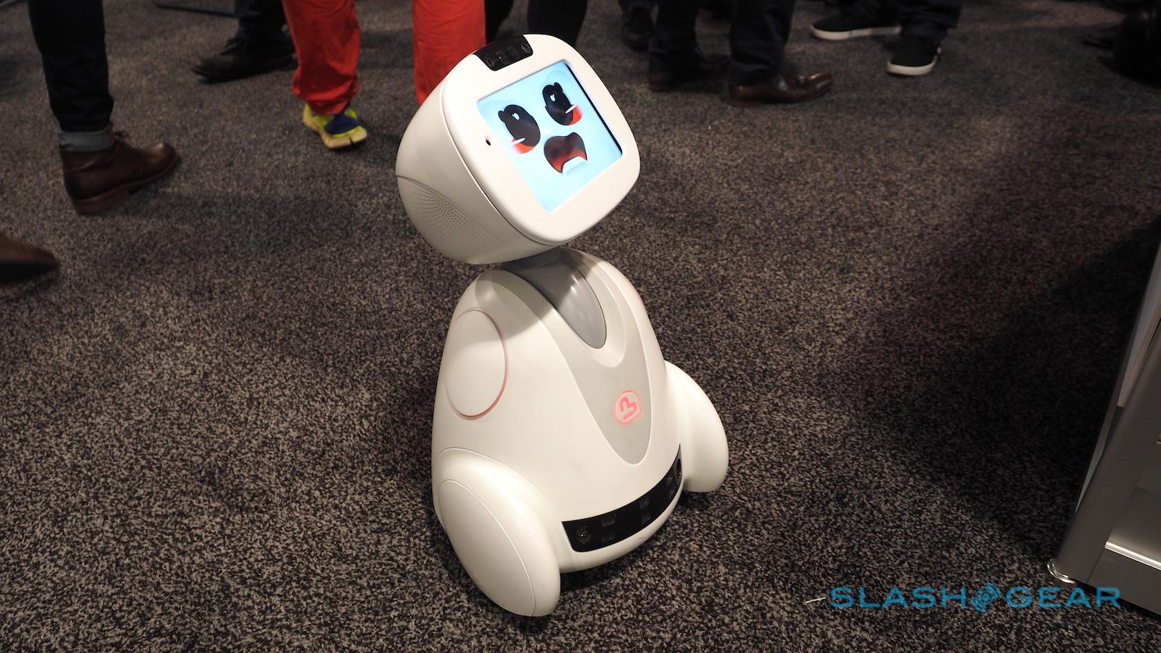 buddy-robot-ces-2016-3