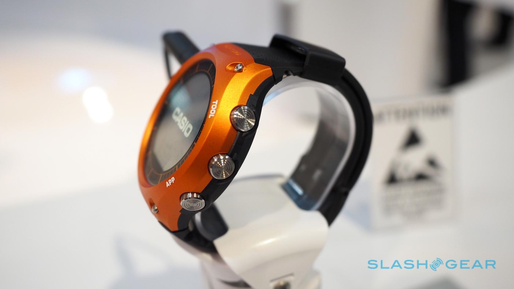 casio-smartwatch-ces-2016-hands-on-sg-4
