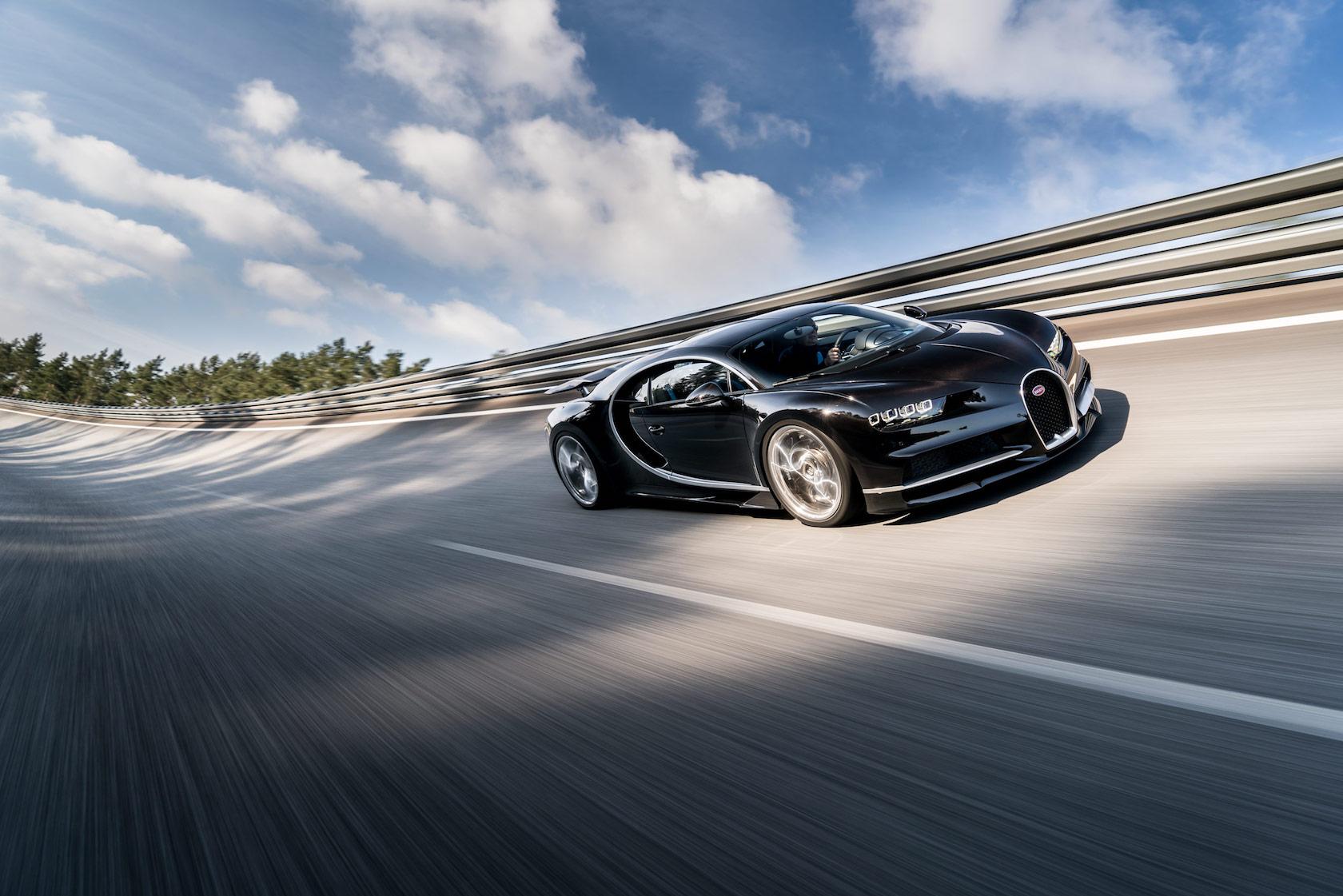 02_CHIRON_dynamic_34-front_WEB