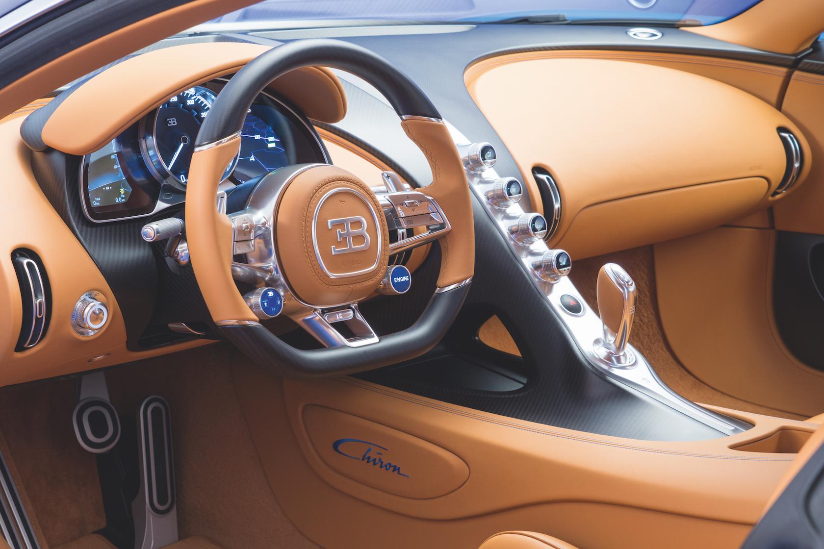 19_CHIRON_steering-wheel-side_PRINT