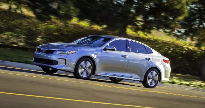 Kia unveils the 2017 Optima PHEV, its first plug-in hybrid