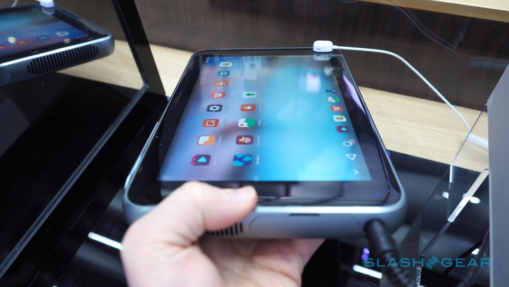 zte-spro-plus-projector-tablet-hands-on-sg-6
