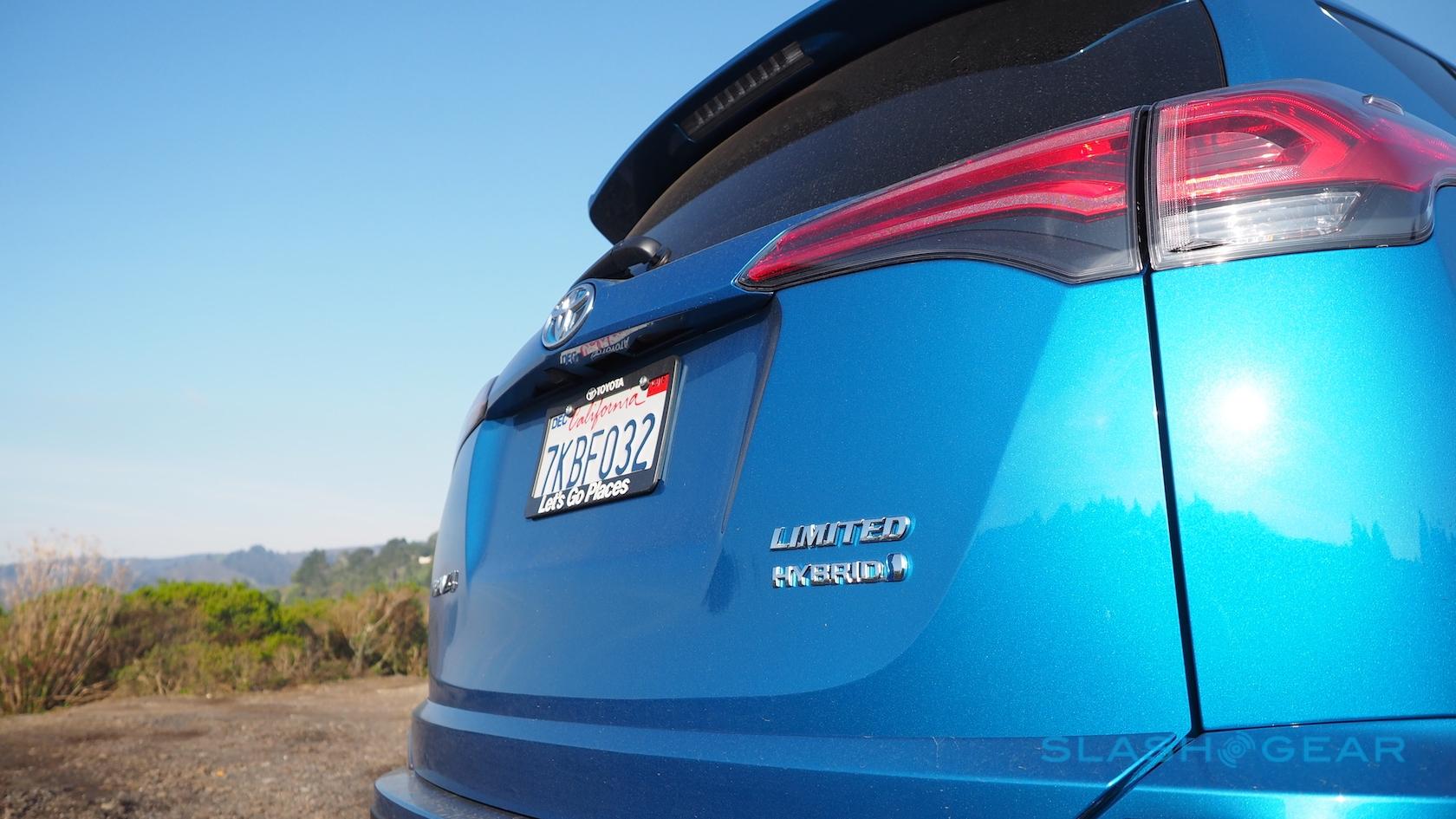 2016-toyota-rav4-hybrid-review-8