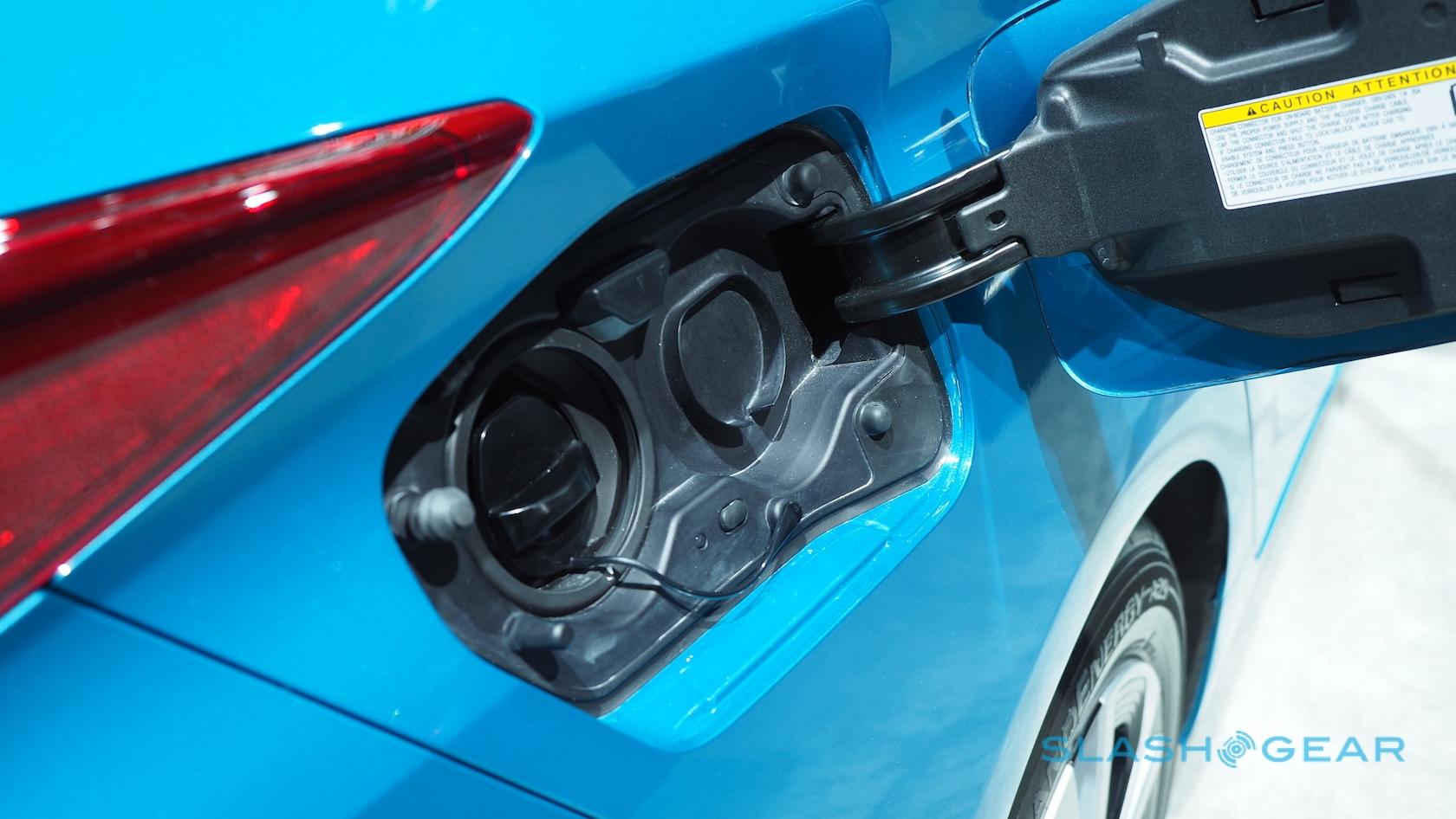 2017-toyota-prius-prime-6