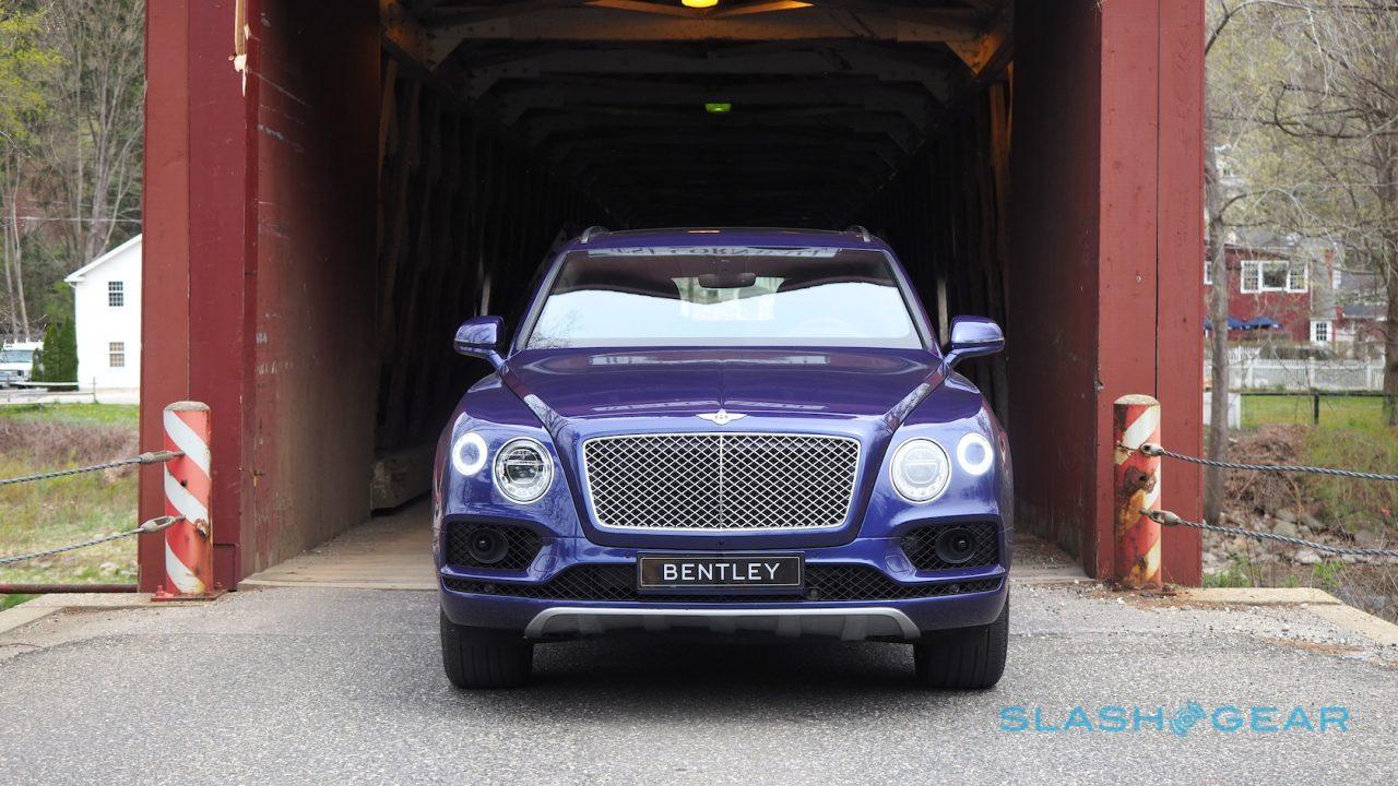 2017-bentley-bentayga-20