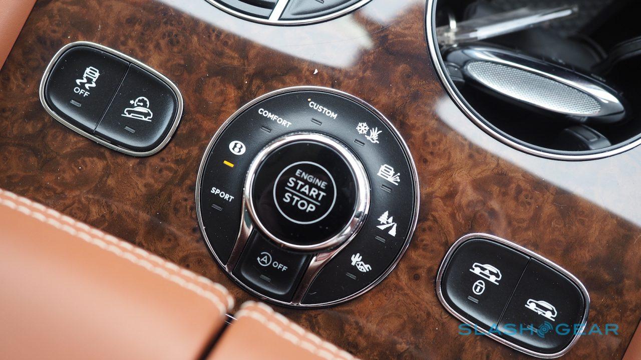 2017-bentley-bentayga-30