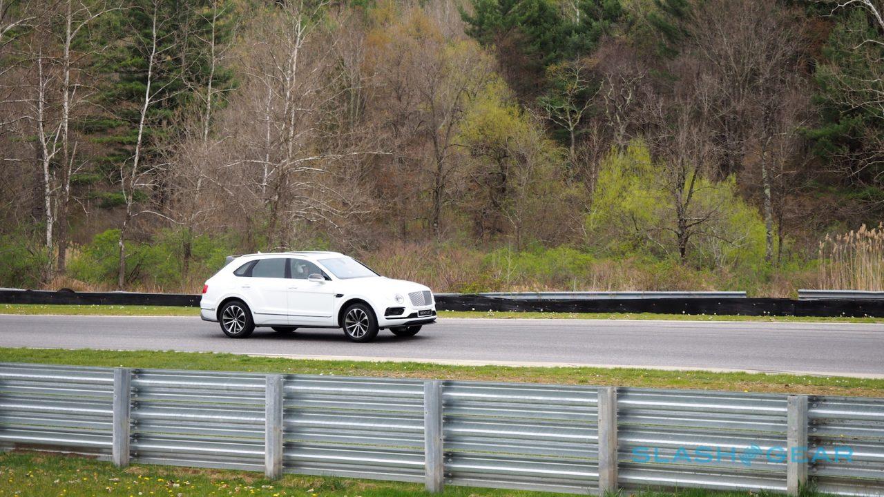 2017-bentley-bentayga-53