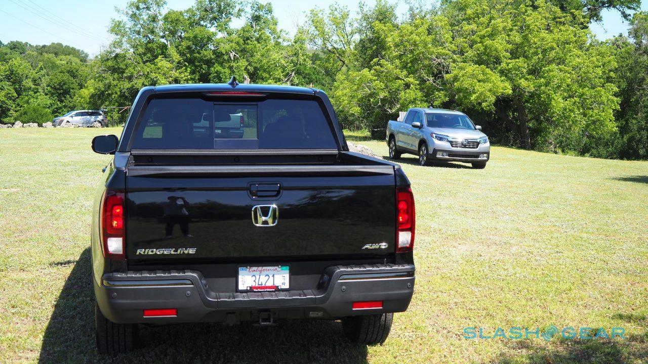 2017-honda-ridgeline-18