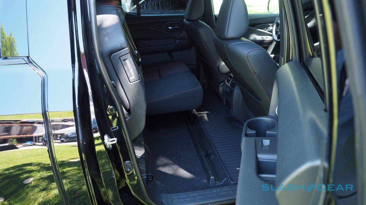 2017-honda-ridgeline-47