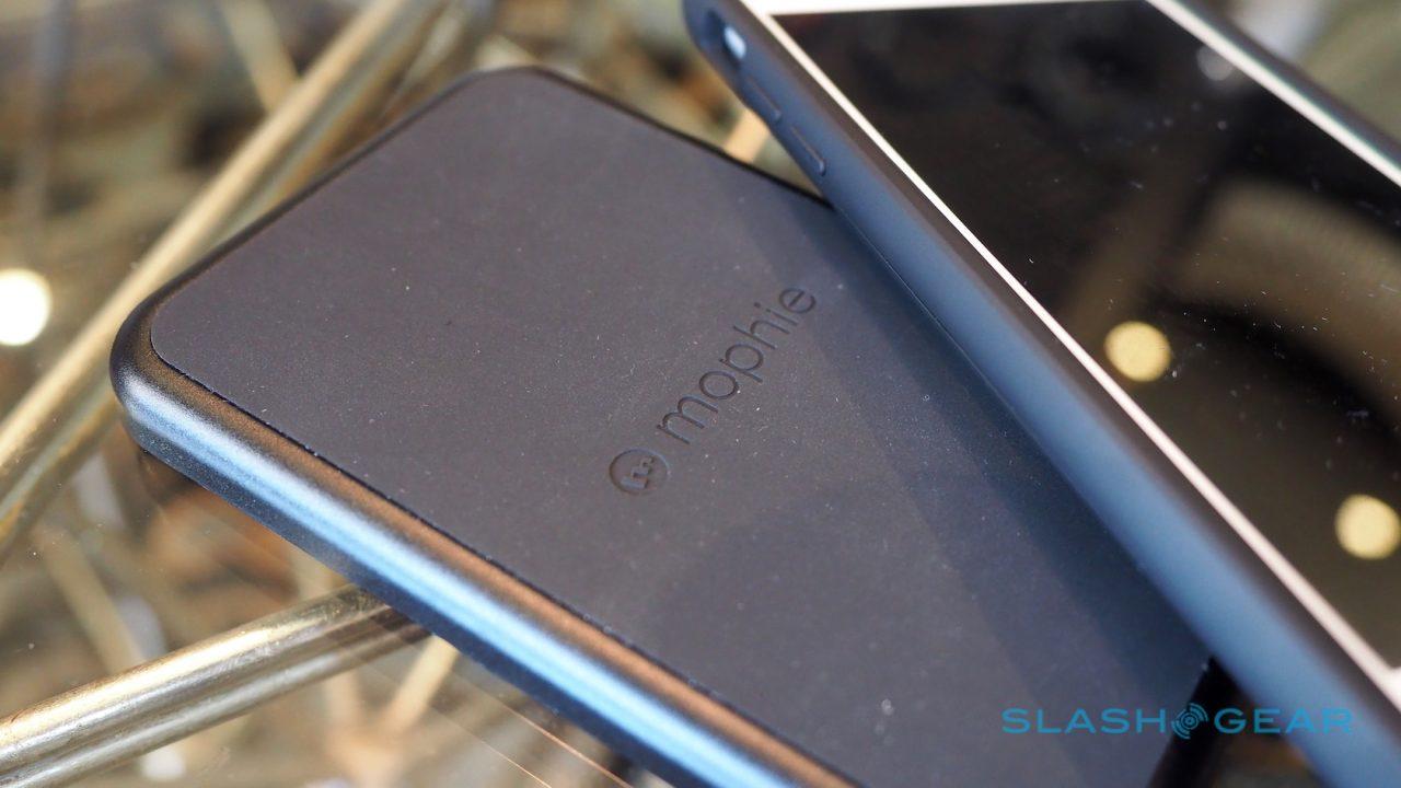 mophie-charge-force-wireless-cases-sg-3