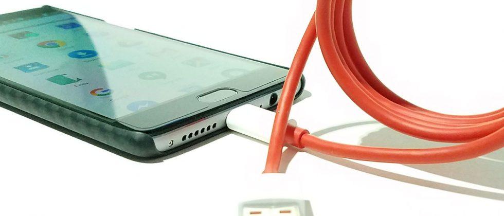 OnePlus 3 DASH shown in action, gaming while charging