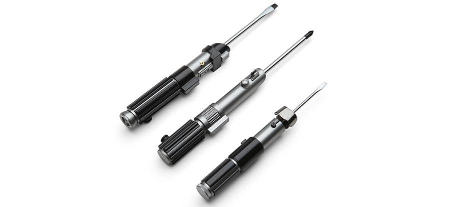 thinkgeek lightsaber