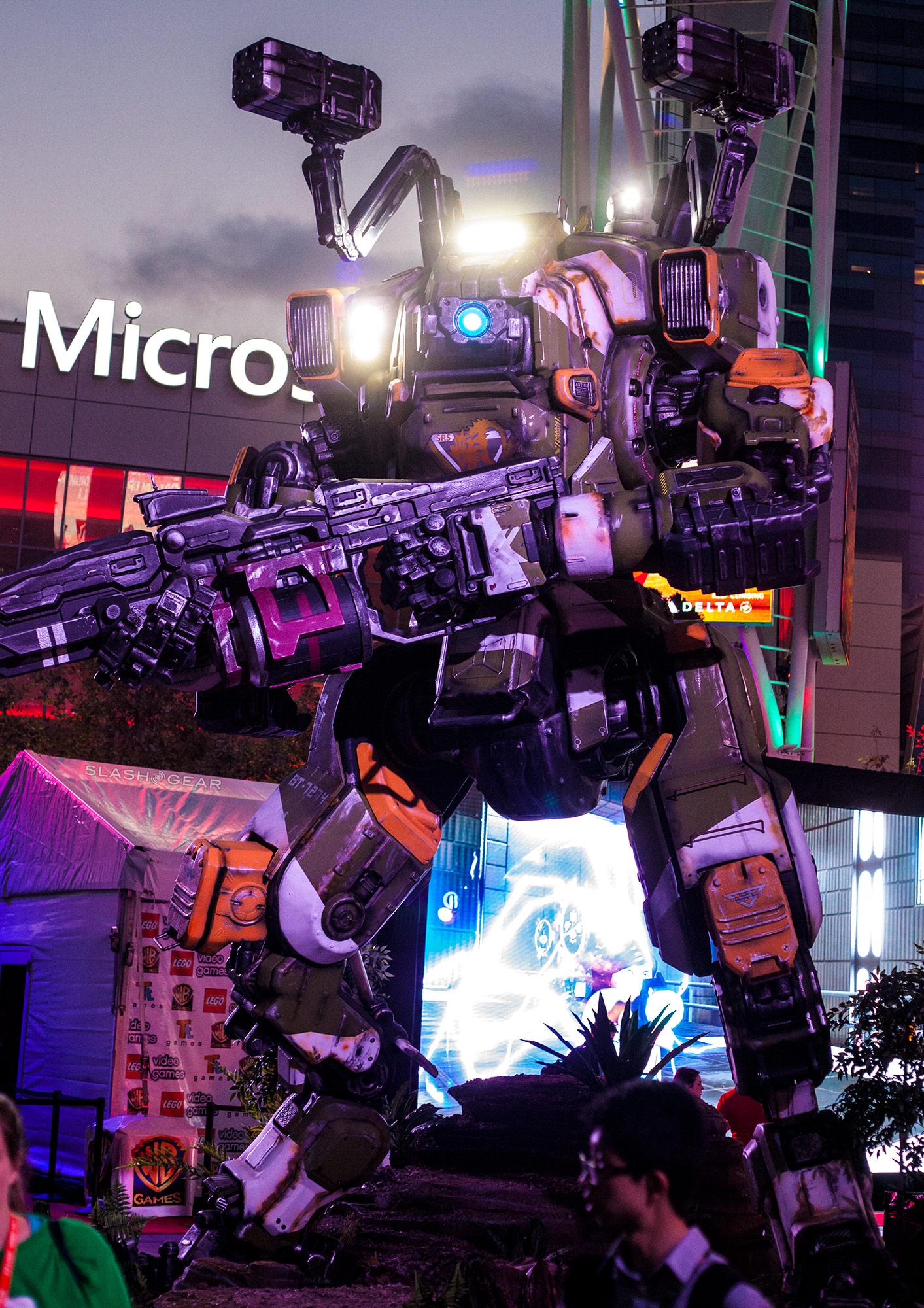 Titanfall 2 Life Sized Model Behind The Scenes Boogaloo Slashgear