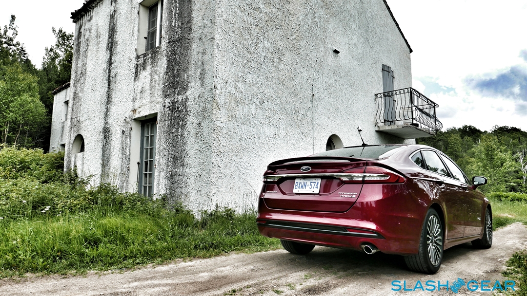 2017-Ford-Fusion-review-photo-SlashGear00011