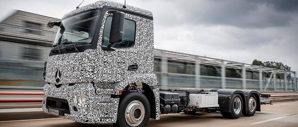 Mercedes Benz Urban Etruck Is A Fully Electric Big Rig Slashgear Mercedes Benz Urban Etruck Is A Fully Electric Big Rig Slashgear