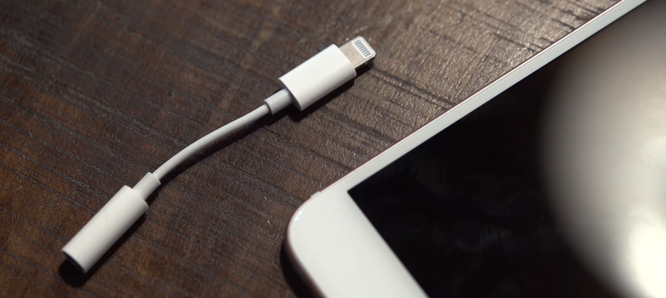 iPhone 7 Lightning adapter leak paints grim picture for headphone jack
