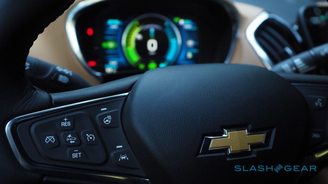 2017-chevrolet-volt-review-19
