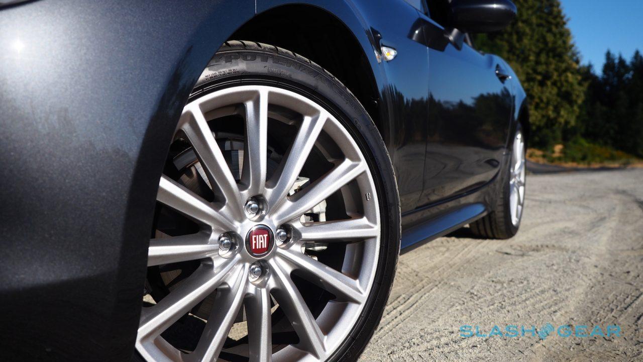 2017-fiat-124-spider-review-18