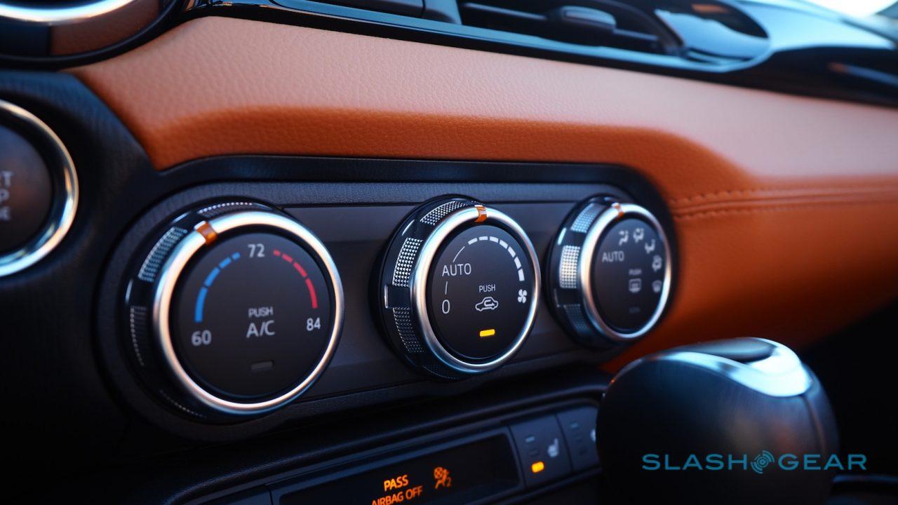 2017-fiat-124-spider-review-8
