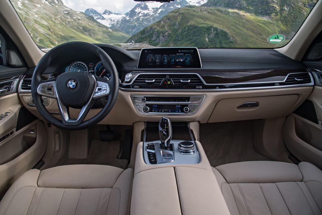 P90226945_highRes_bmw-740le-xdrive-ipe