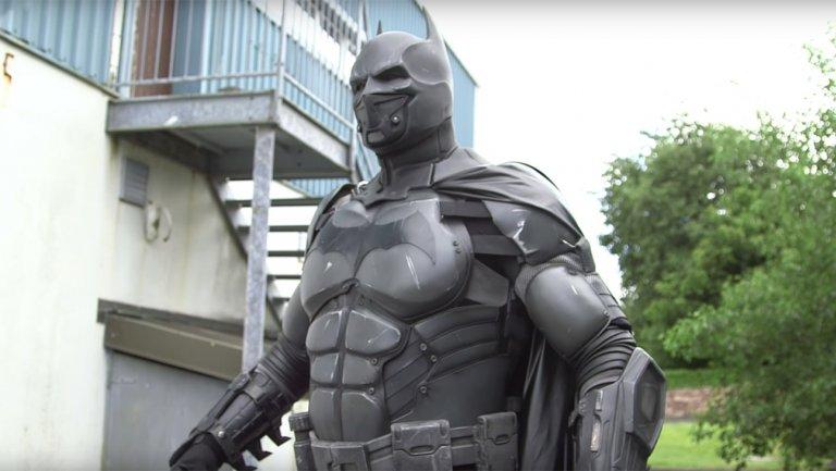 Batman costume sets Guinness World Record for most gadgets