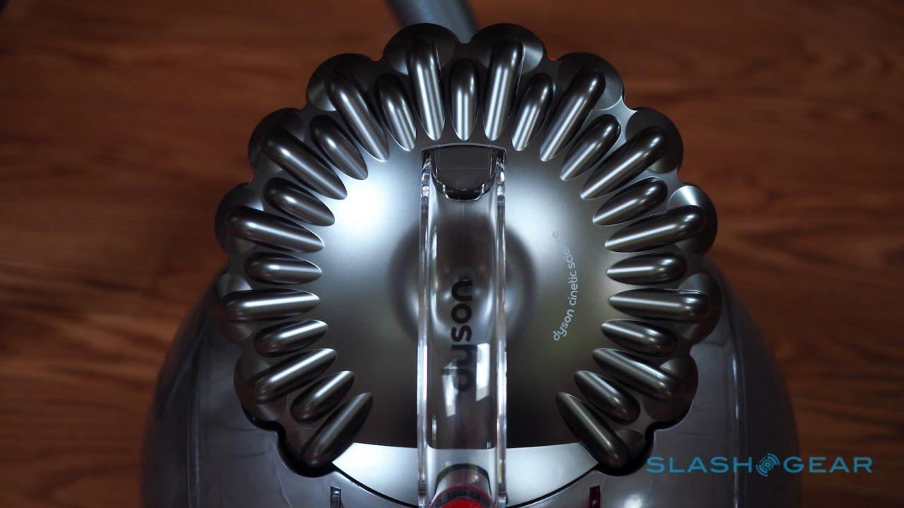 dyson-cinetic-big-ball-animal-vacuum-cleaner-review-2
