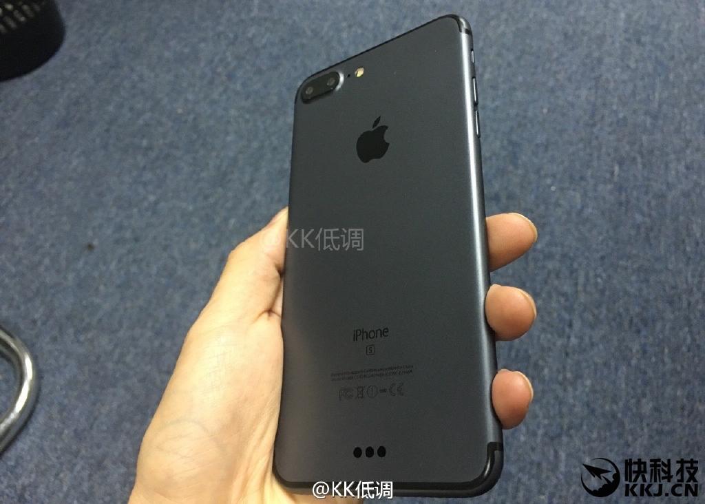 Latest iPhone 7 leak reveals Space Black, dual cameras, Smart Connector