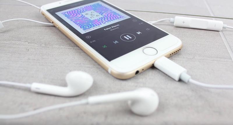Apple's Lightning EarPods revealed in second video