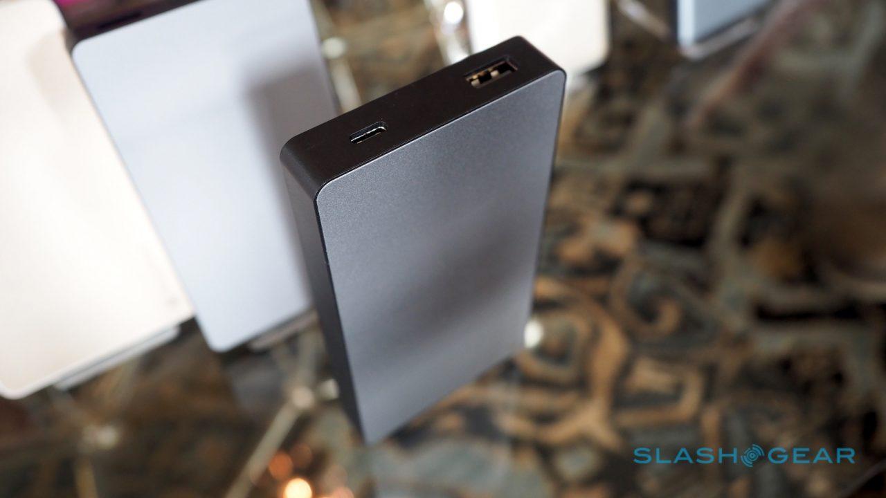 mophie-powerstation-2016-10