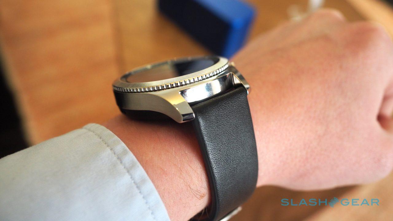 samsung gear s3 on hand