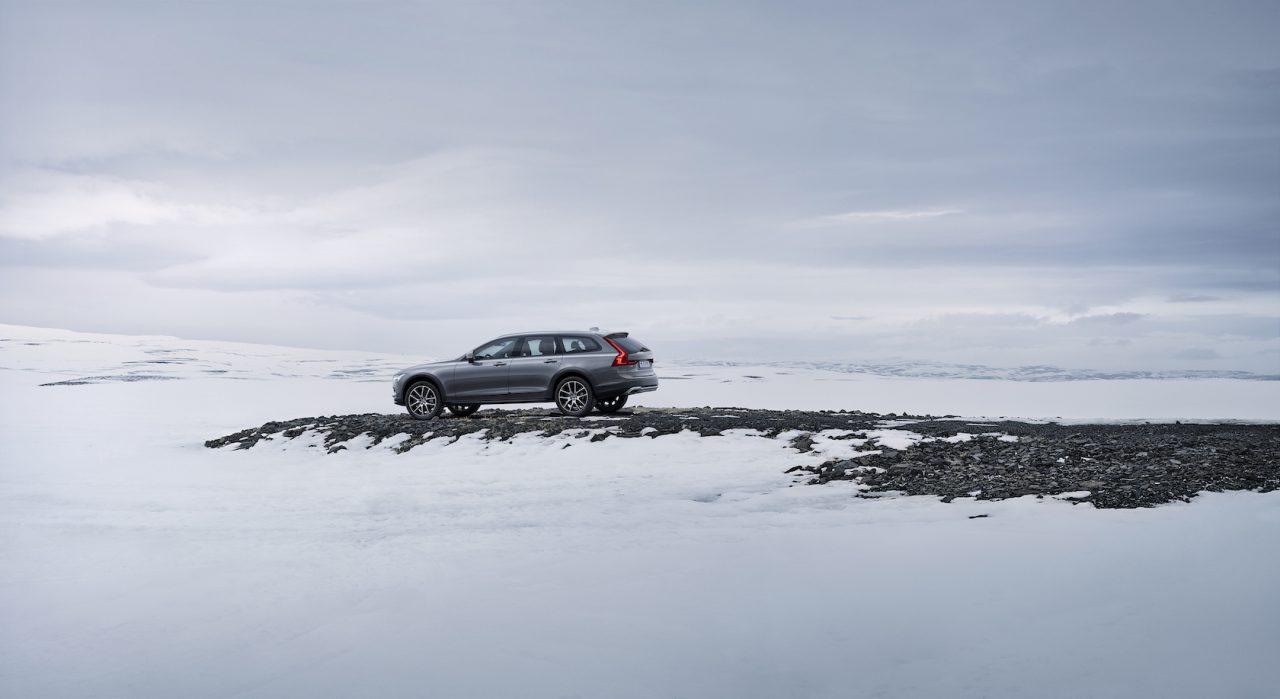 20-volvo-v90-cross-country