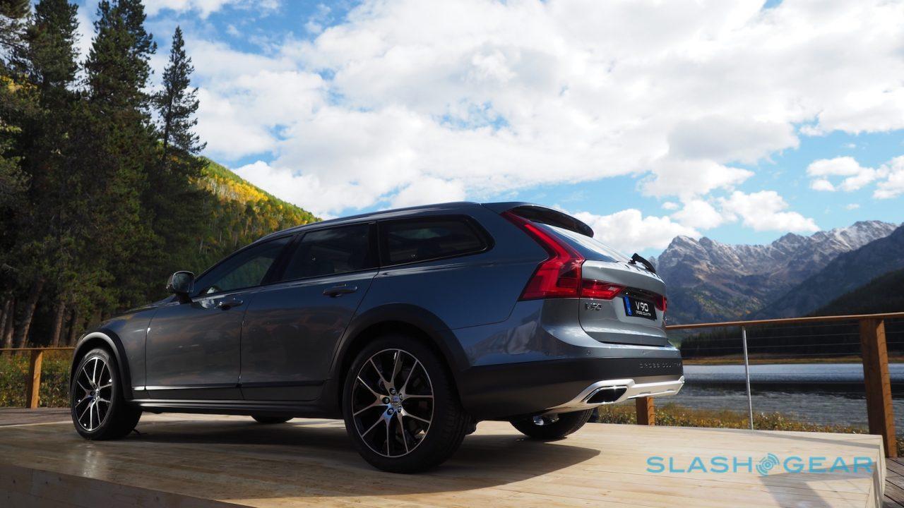 2017-volvo-v90-cross-country-12