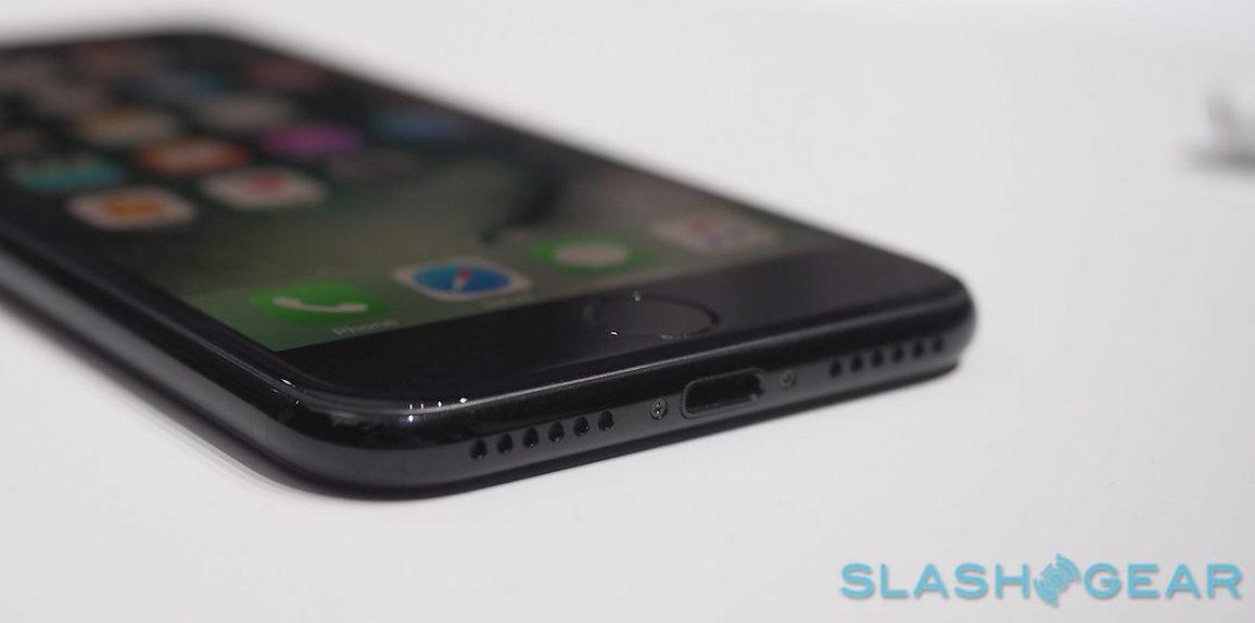 iPhone 7's Home button requires skin contact to function