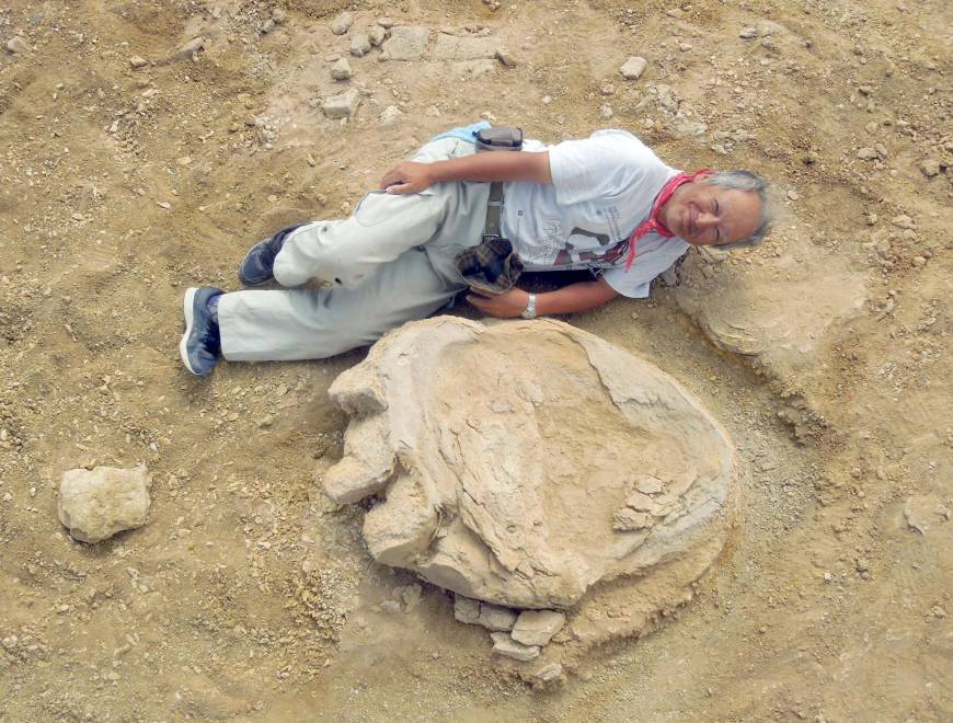 Fossilized dinosaur footprint sets record with massive 3.5ft length