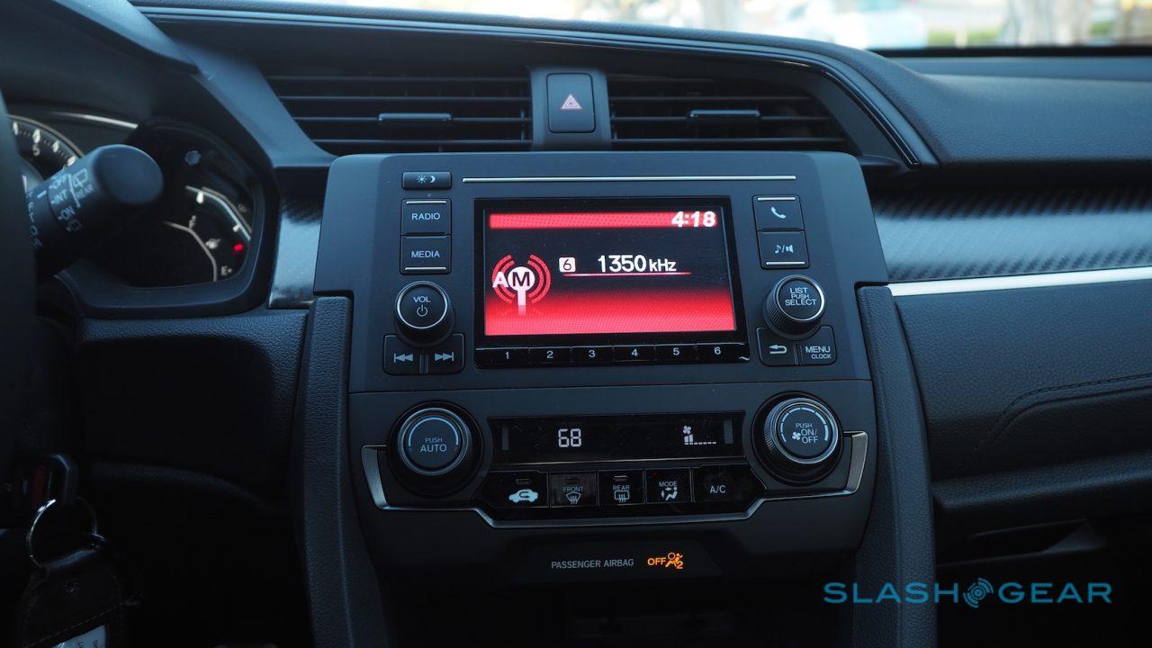 2017-honda-civic-hatchback-first-drive-9