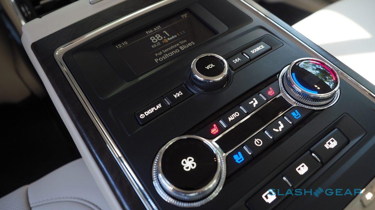 2017-lincoln-continental-first-drive-23