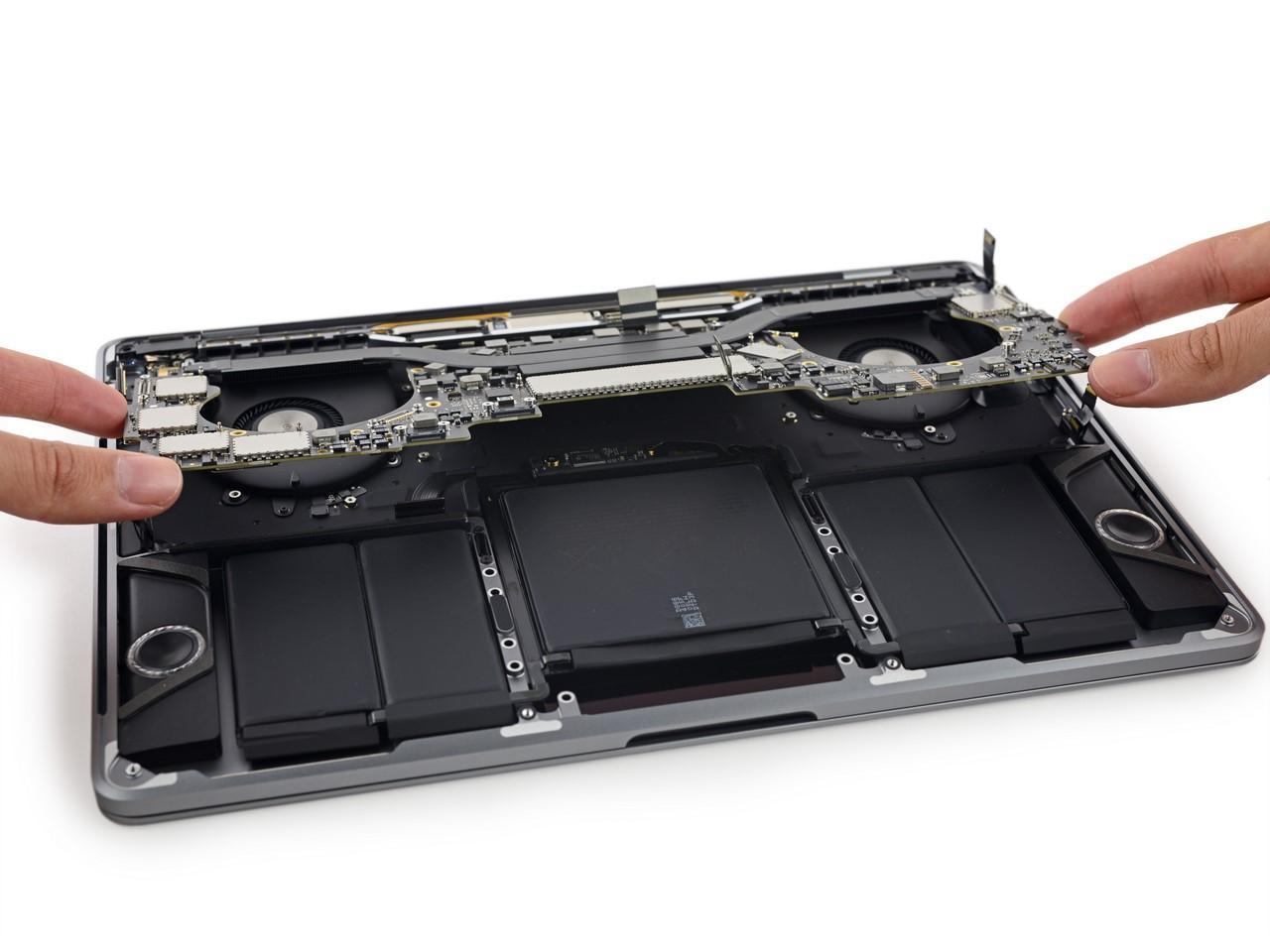 macbook-pro-touch-bar-teardown-1-copy