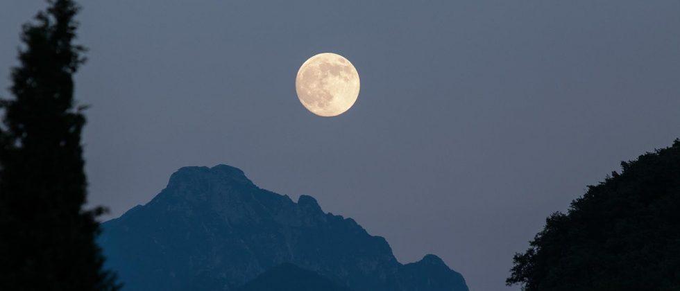 Monday S Supermoon Will Be The Closest Since 1948 So Don T Miss It Slashgear