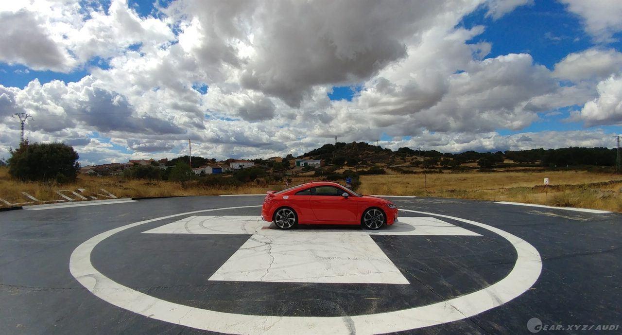 2018-audi-tt-rs26