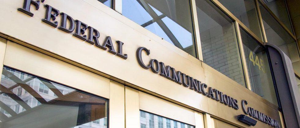 FM radio on smartphones? The FCC wants to see it happen