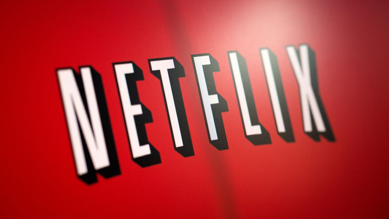 Netflix offline downloading feature arrives on Windows 10 - SlashGear