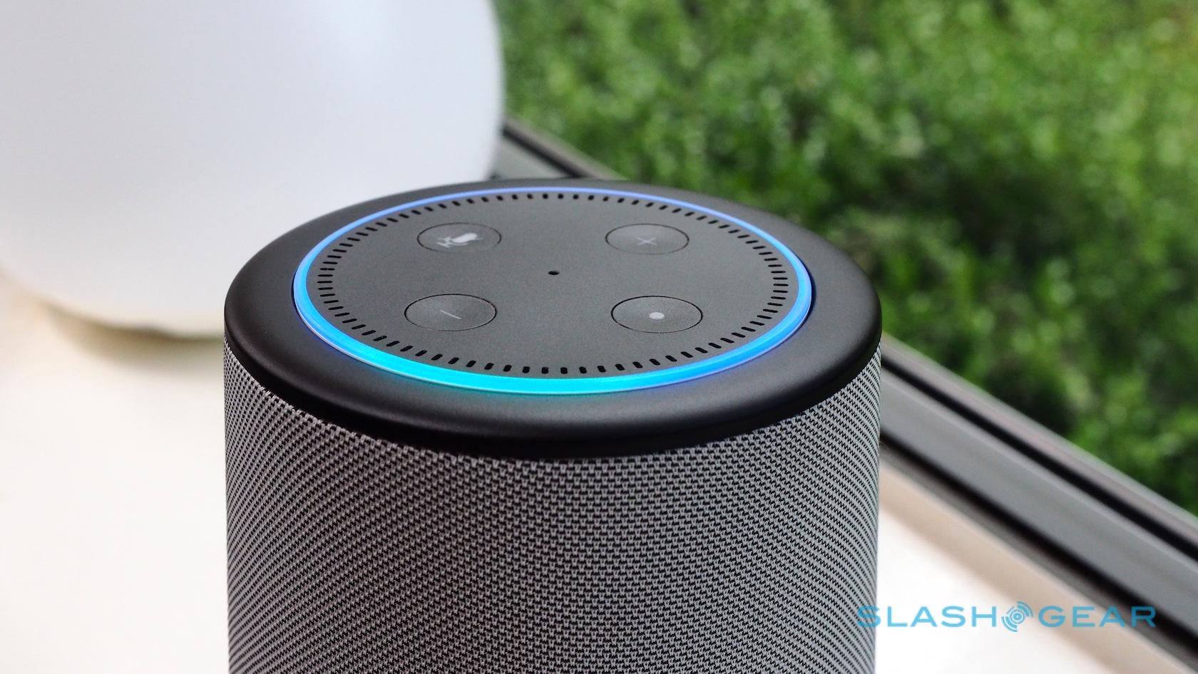 Vaux Review Echo Dot SpeakerBattery Cuts Alexa's Cord SlashGear
