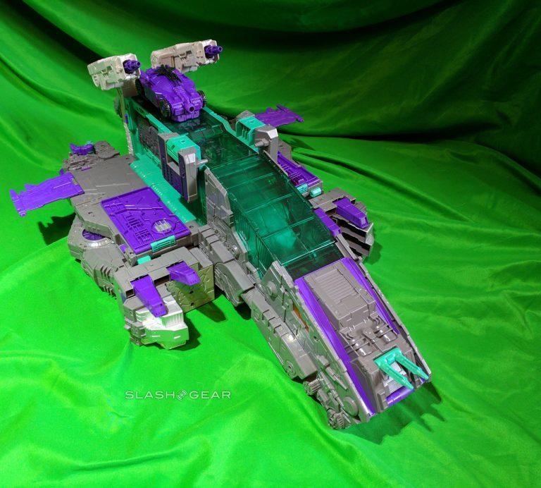 decepticon ship toy