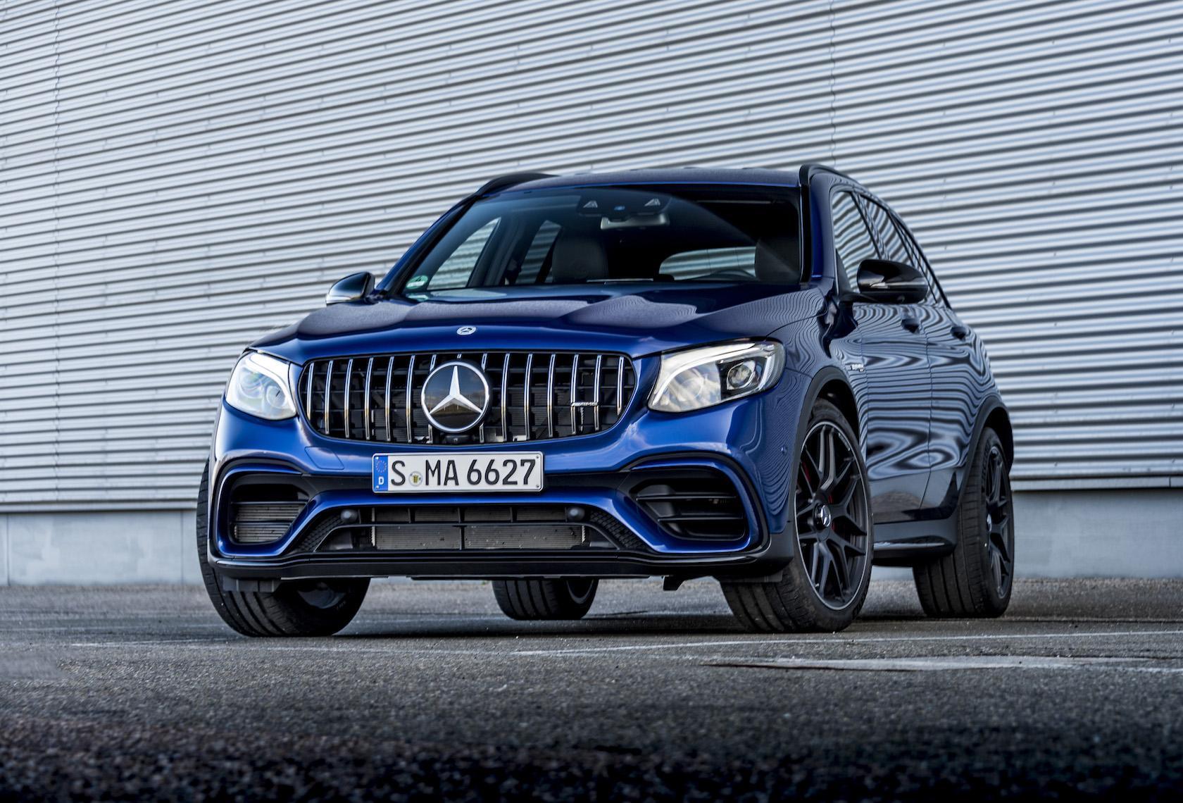 18 Mercedes Amg Glc63 S 4matic First Drive Suv Royalty Slashgear 18 Mercedes Amg Glc63 S 4matic First Drive Suv Royalty Slashgear