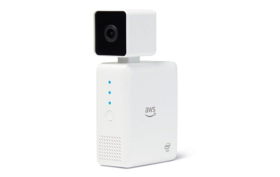 Amazon AWS DeepLens camera brings local deep learning to the smart home