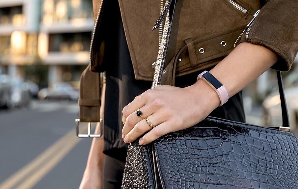 10,000 Fitbits will help the government gather vital health data