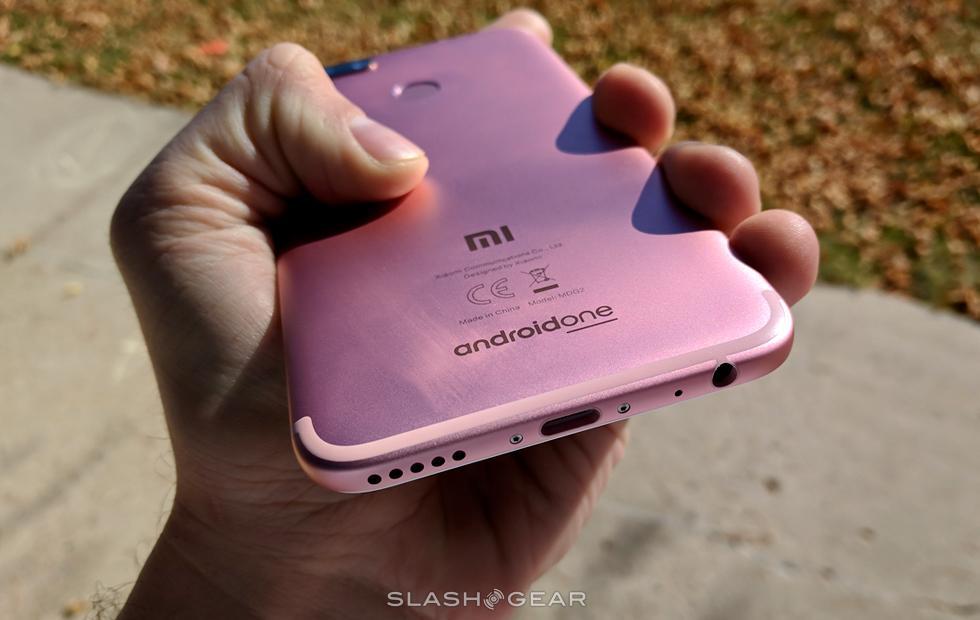 birleşme çakıl kür  Xiaomi Mi A1 Android One Oreo beta adds fast charging feature - SlashGear