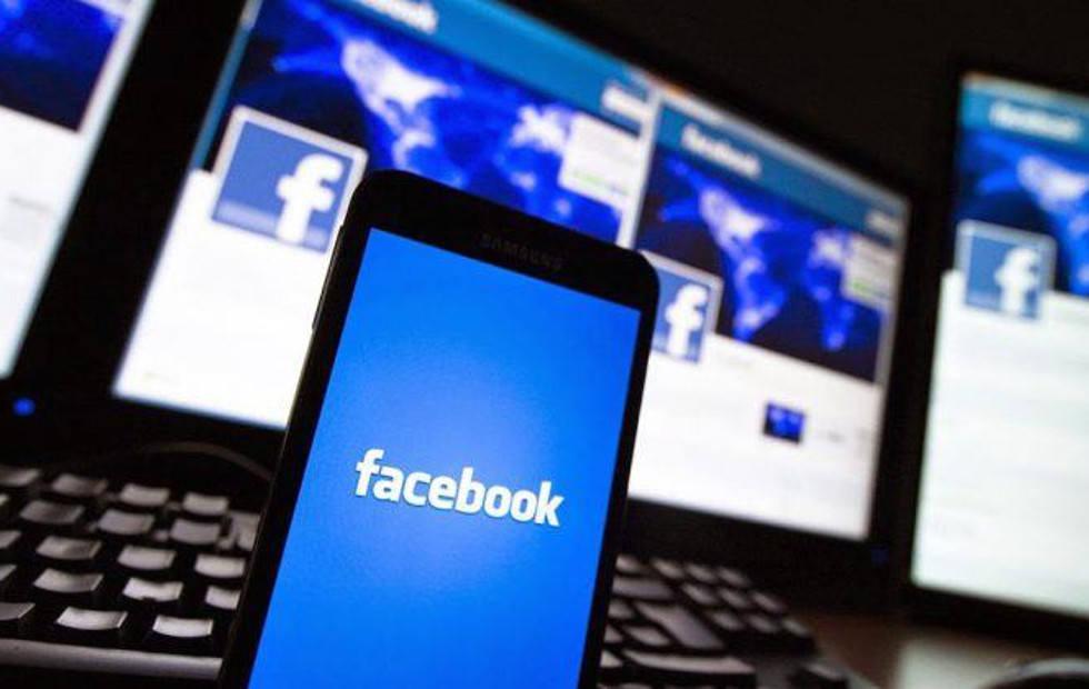 facebook warns staff growth decelerate significantly