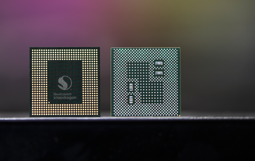 There’s a smartphone chip war brewing for 2018